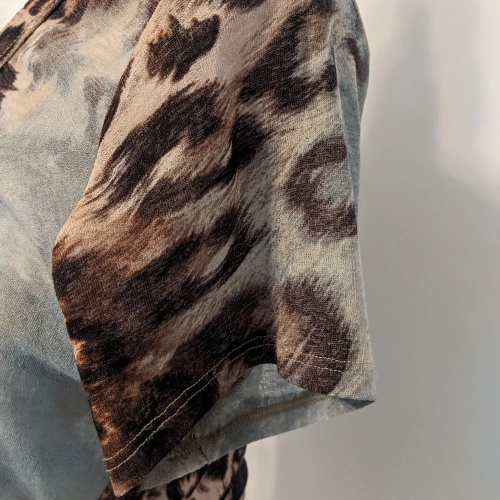 Beautiful Animal Print Top - Picture 6 of 7